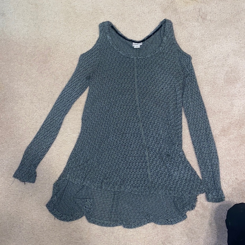 Green long sleeve shirt